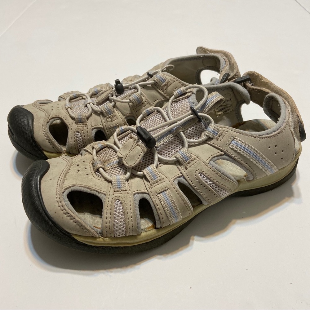 Women’s Bass Rainier Shoe (SZ: 6.5)